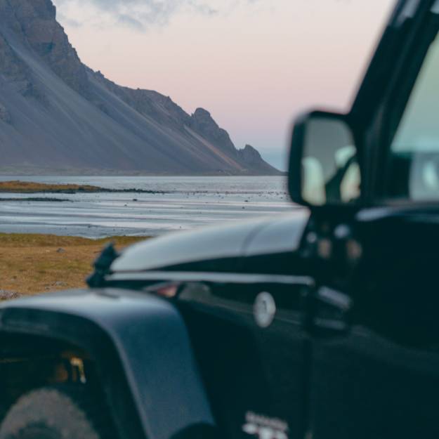 Jeep-On-Beach-Island